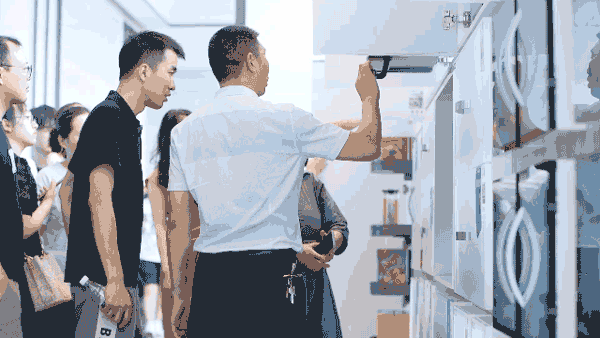 凯旋门线上官网